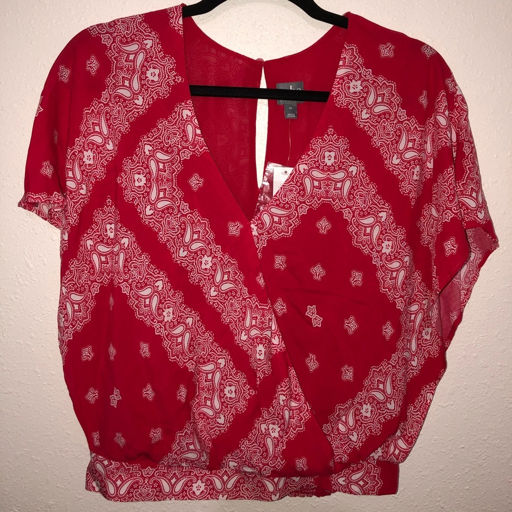 Brand new Paisley pattern blouse 🌸